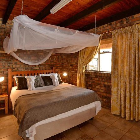 Tshukudu Game Lodge Ходспруит Екстериор снимка