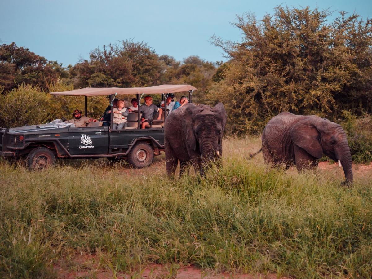 Tshukudu Game Lodge Ходспруит Екстериор снимка