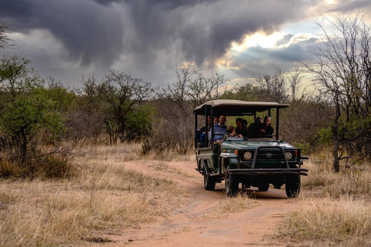 Tshukudu Game Lodge Ходспруит Екстериор снимка