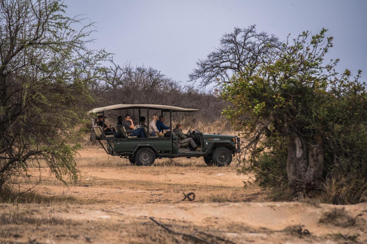 Tshukudu Game Lodge Ходспруит Екстериор снимка