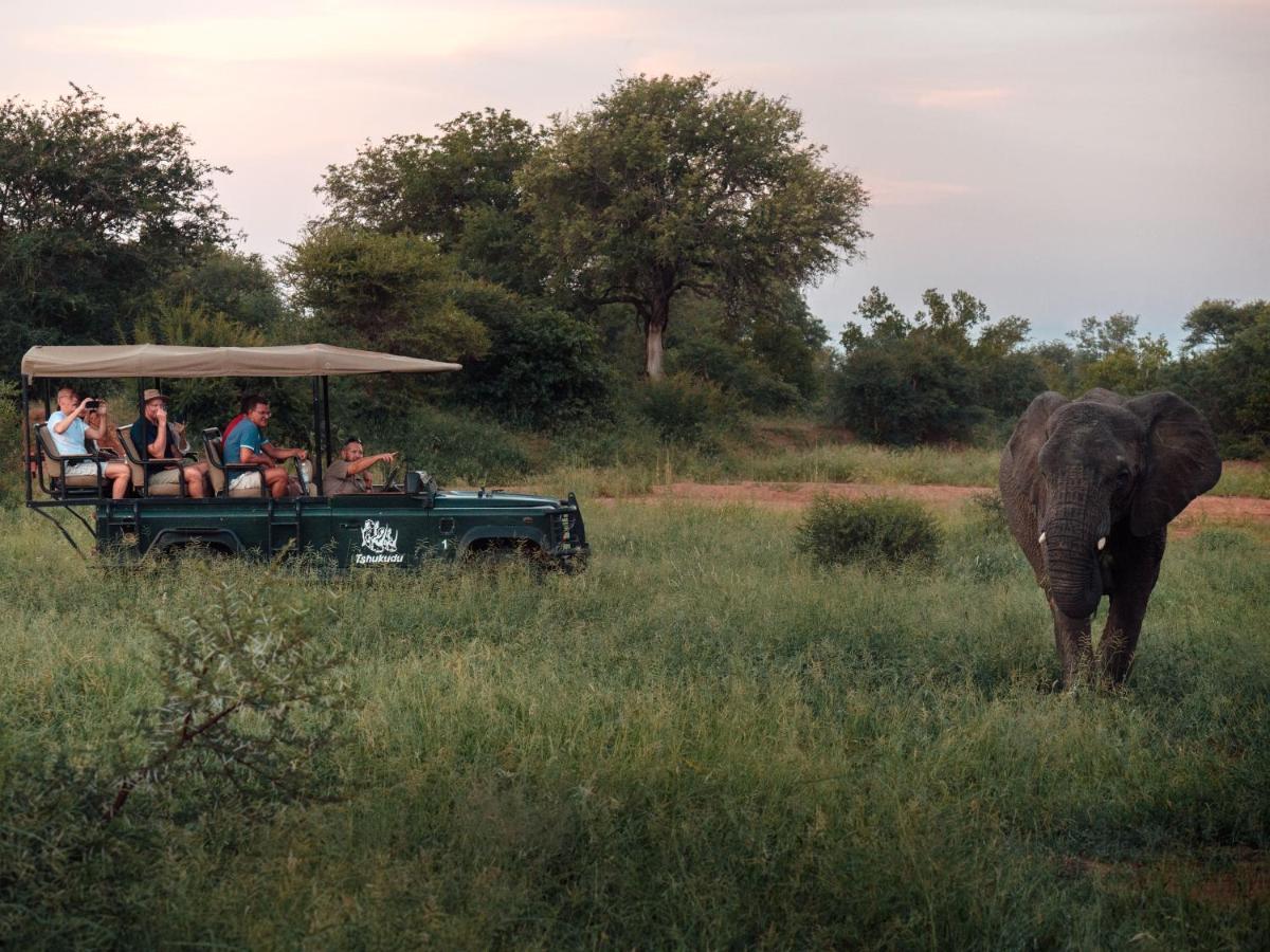Tshukudu Game Lodge Ходспруит Екстериор снимка