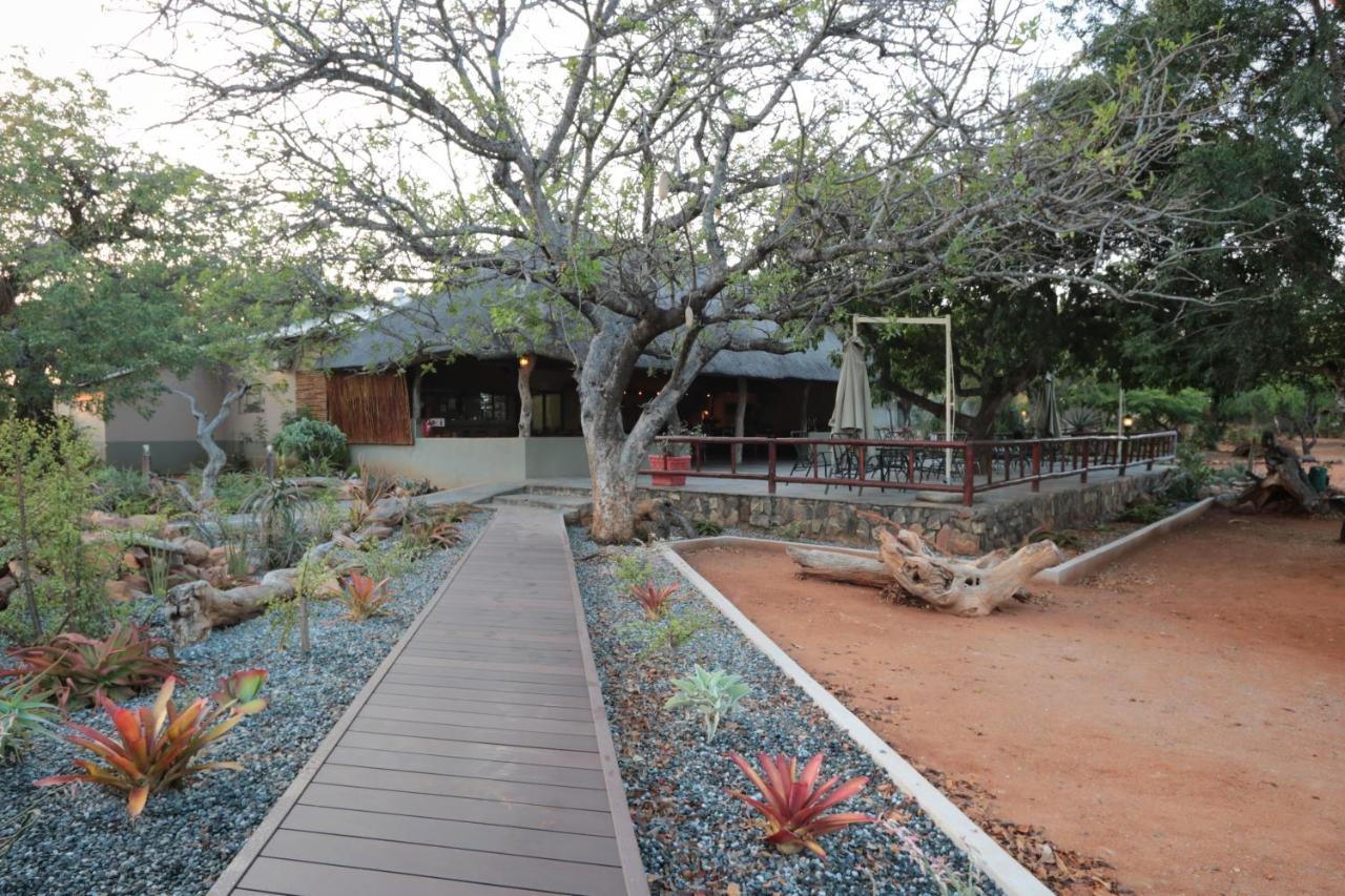 Tshukudu Game Lodge Ходспруит Екстериор снимка
