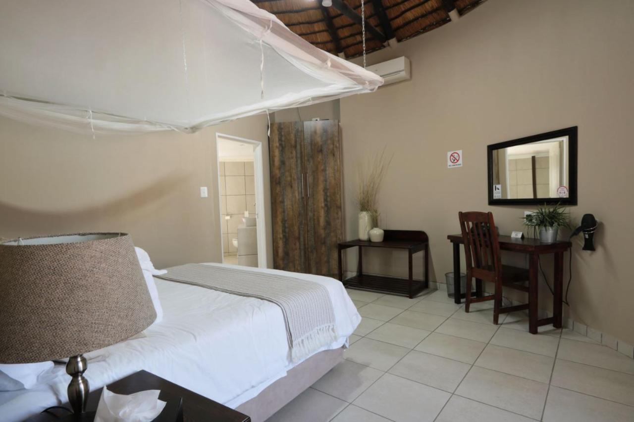 Tshukudu Game Lodge Ходспруит Екстериор снимка