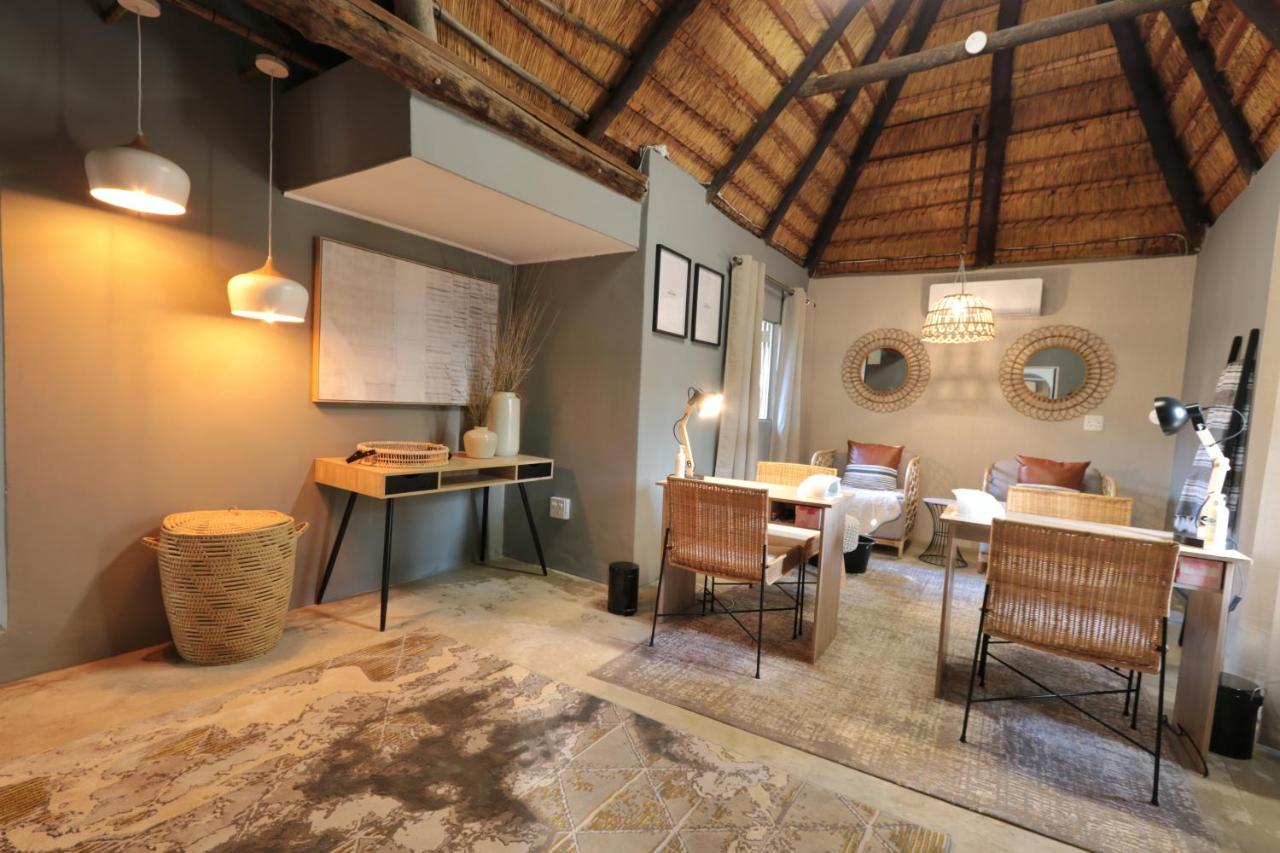 Tshukudu Game Lodge Ходспруит Екстериор снимка