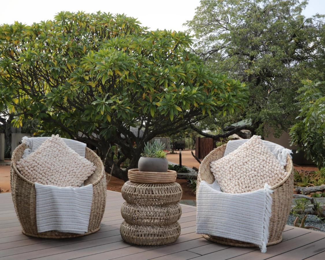 Tshukudu Game Lodge Ходспруит Екстериор снимка