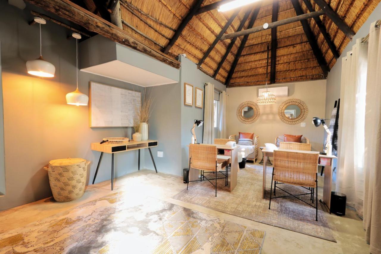 Tshukudu Game Lodge Ходспруит Екстериор снимка