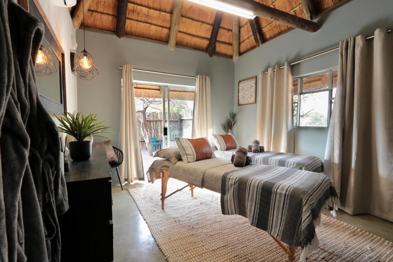 Tshukudu Game Lodge Ходспруит Екстериор снимка