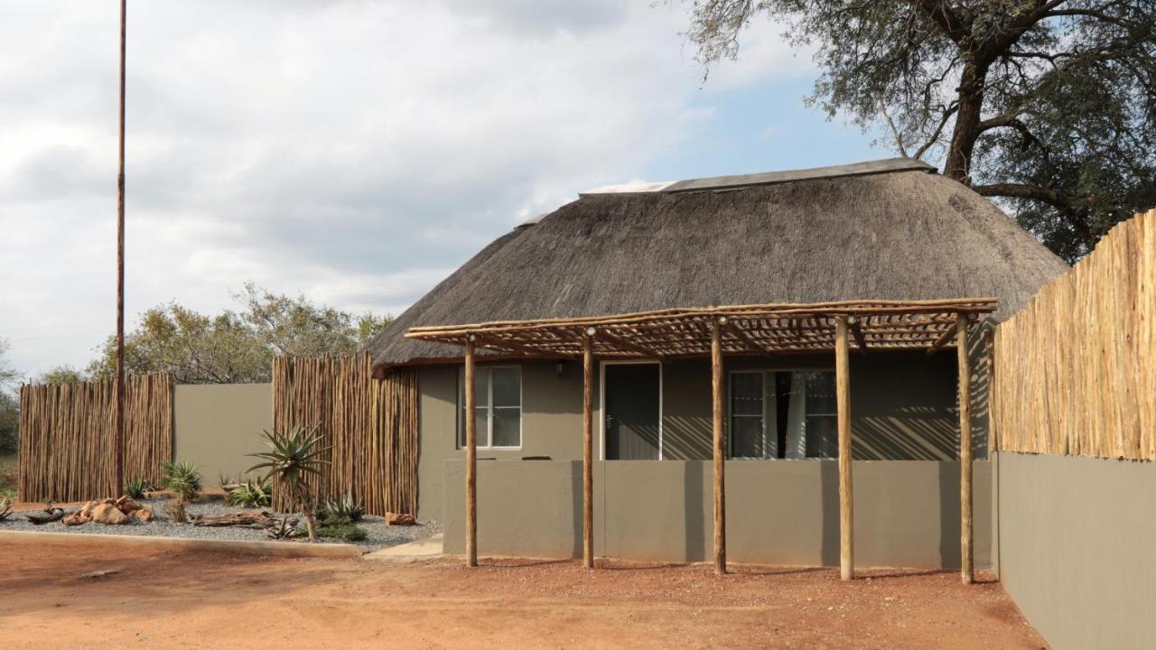 Tshukudu Game Lodge Ходспруит Екстериор снимка