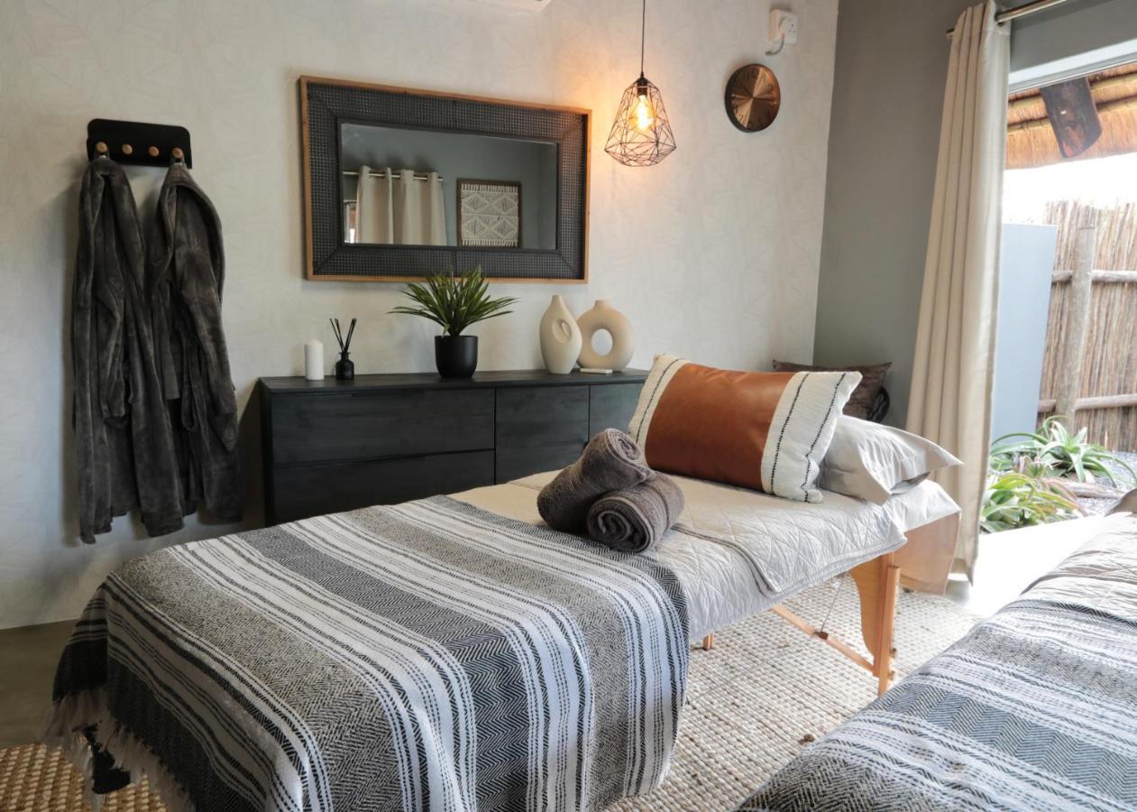 Tshukudu Game Lodge Ходспруит Екстериор снимка