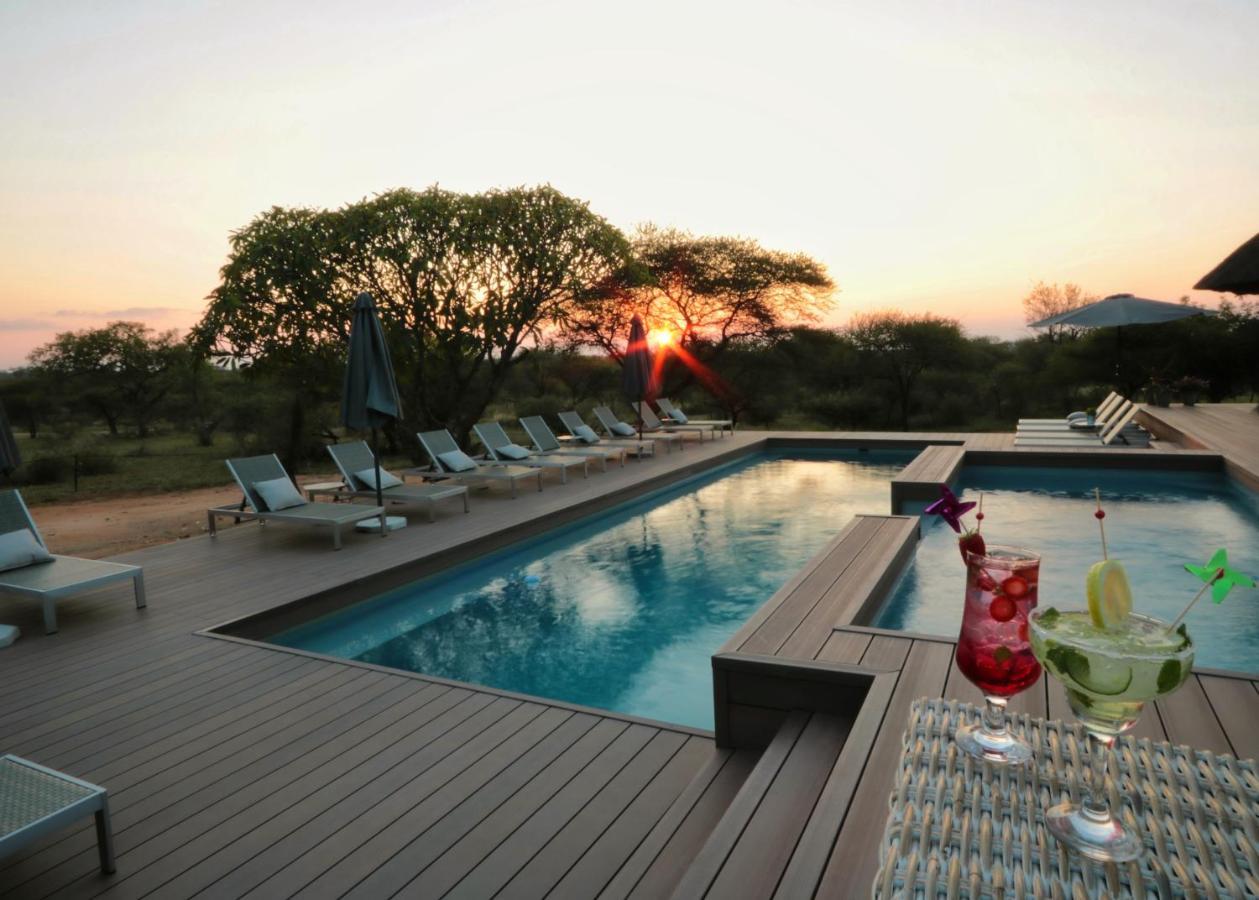 Tshukudu Game Lodge Ходспруит Екстериор снимка