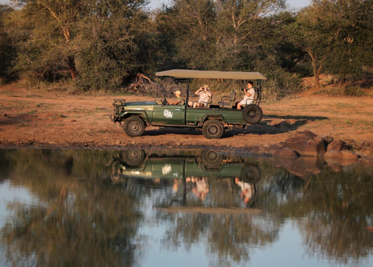 Tshukudu Game Lodge Ходспруит Екстериор снимка