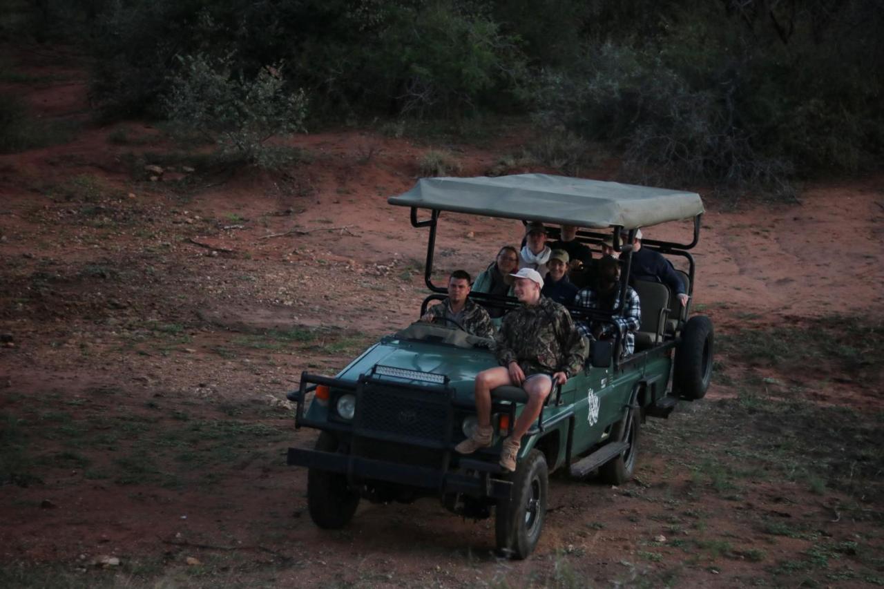 Tshukudu Game Lodge Ходспруит Екстериор снимка