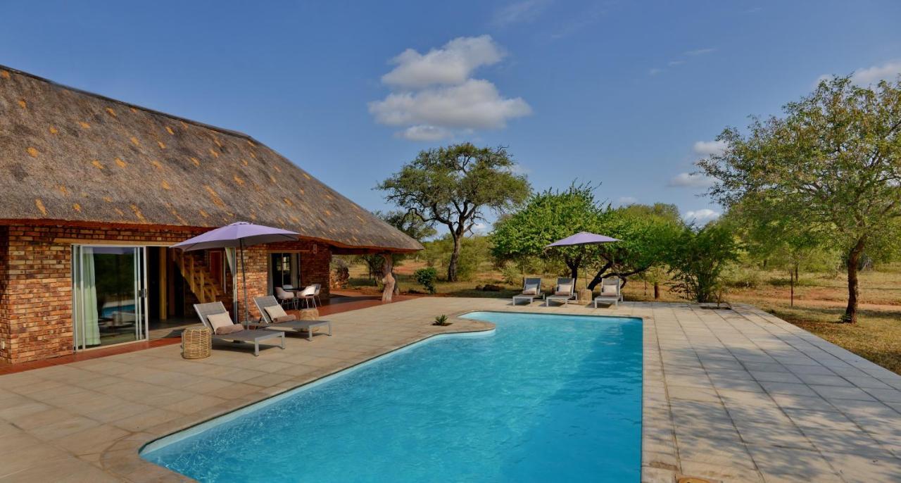 Tshukudu Game Lodge Ходспруит Екстериор снимка