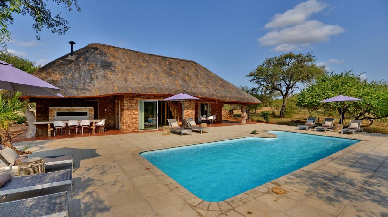 Tshukudu Game Lodge Ходспруит Екстериор снимка