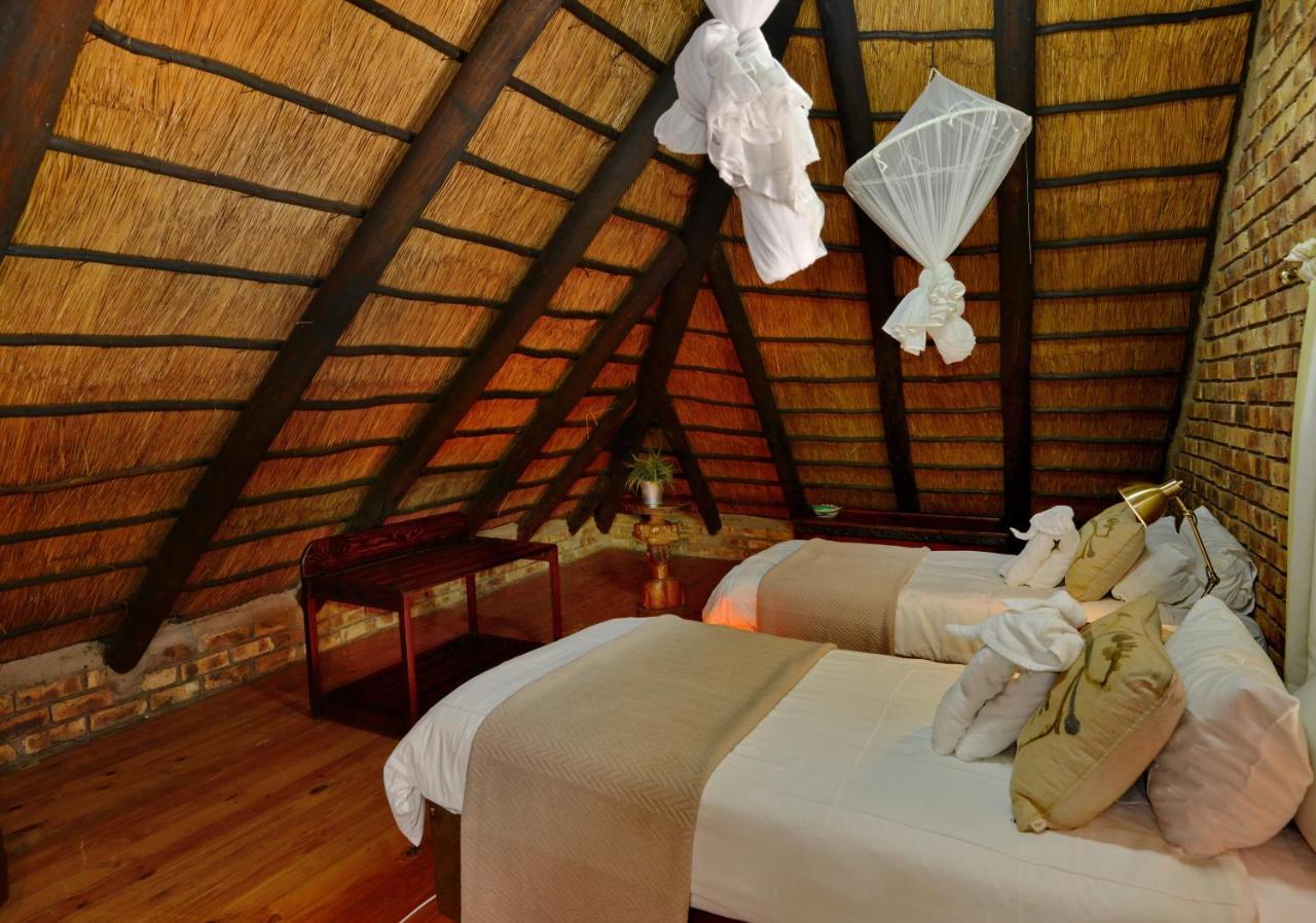 Tshukudu Game Lodge Ходспруит Екстериор снимка